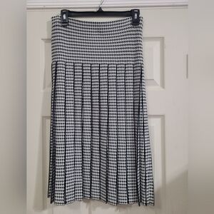 Apparalel Infinity Skirt Hounds tooth design Ladies Sz L